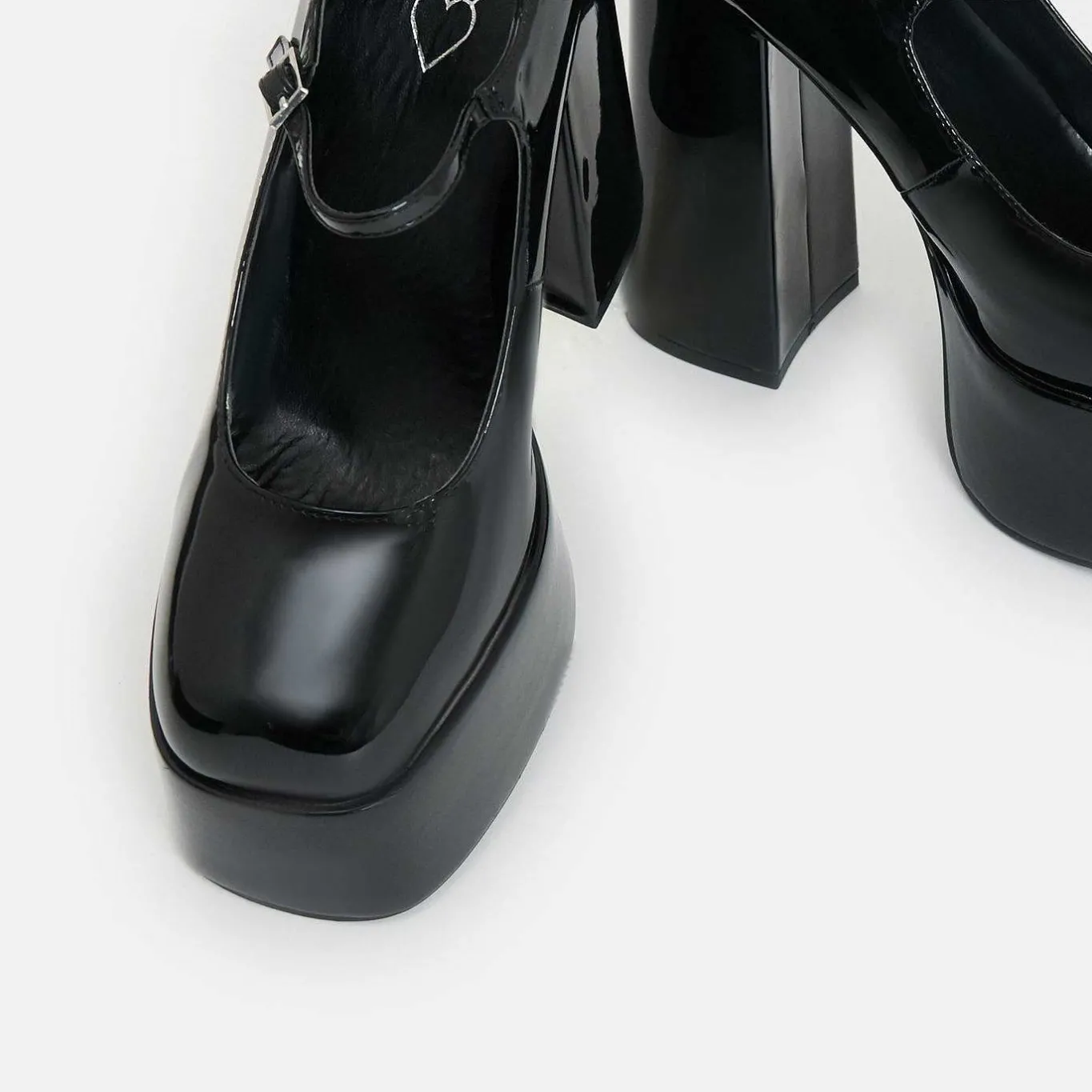 KOI footwear Darkbloom Black Patent Platform Heels<Women'S Platform Heels