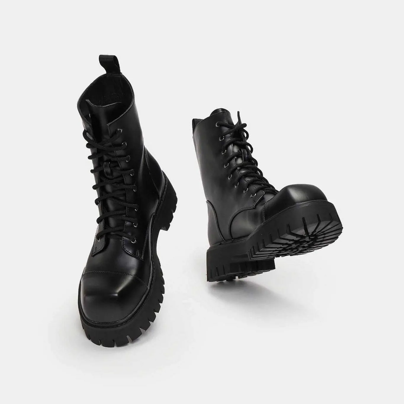 KOI footwear Gimli Men'S Black Square Toe Lace Up Boots<Men'S The Platform Boot