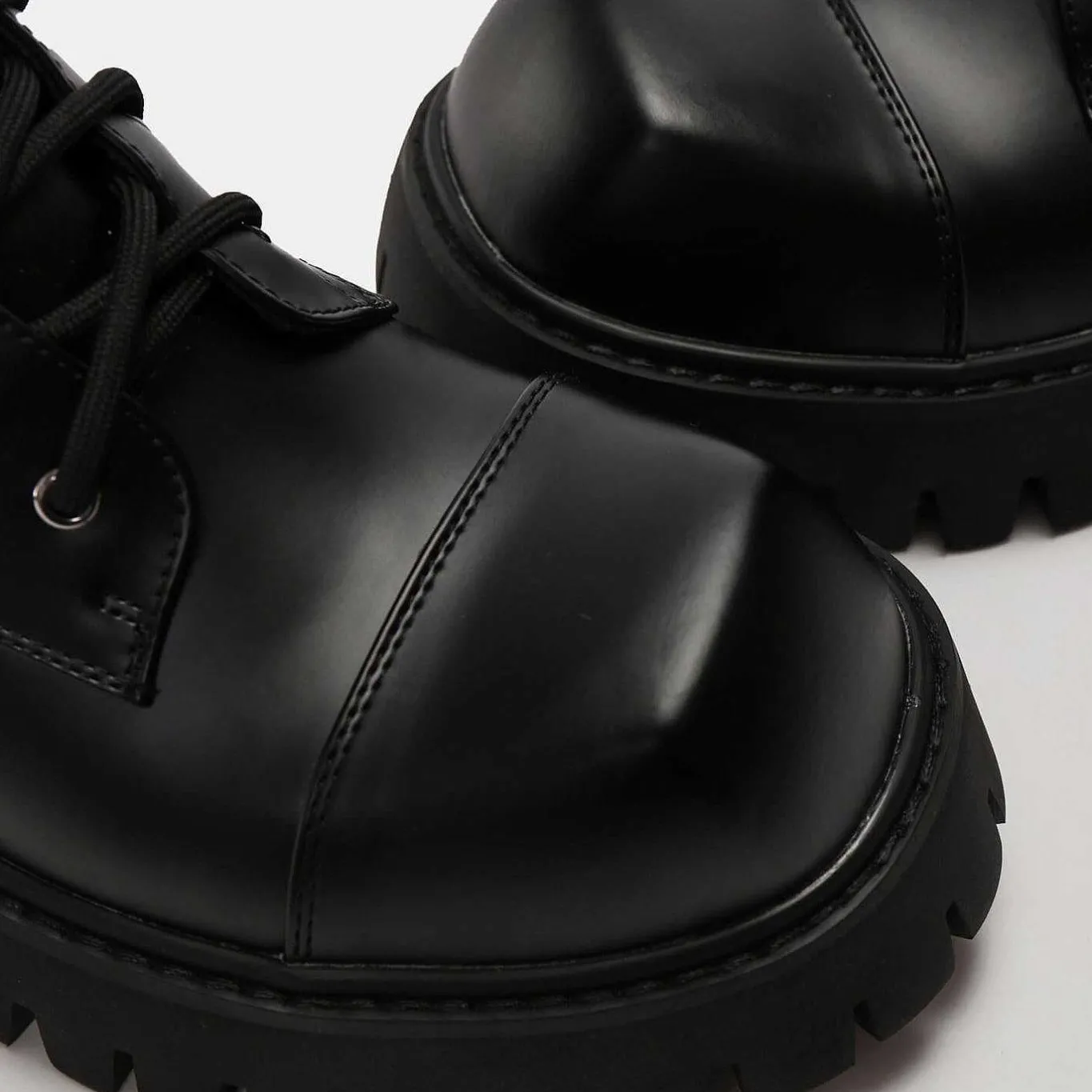 KOI footwear Gimli Men'S Black Square Toe Lace Up Boots<Men'S The Platform Boot