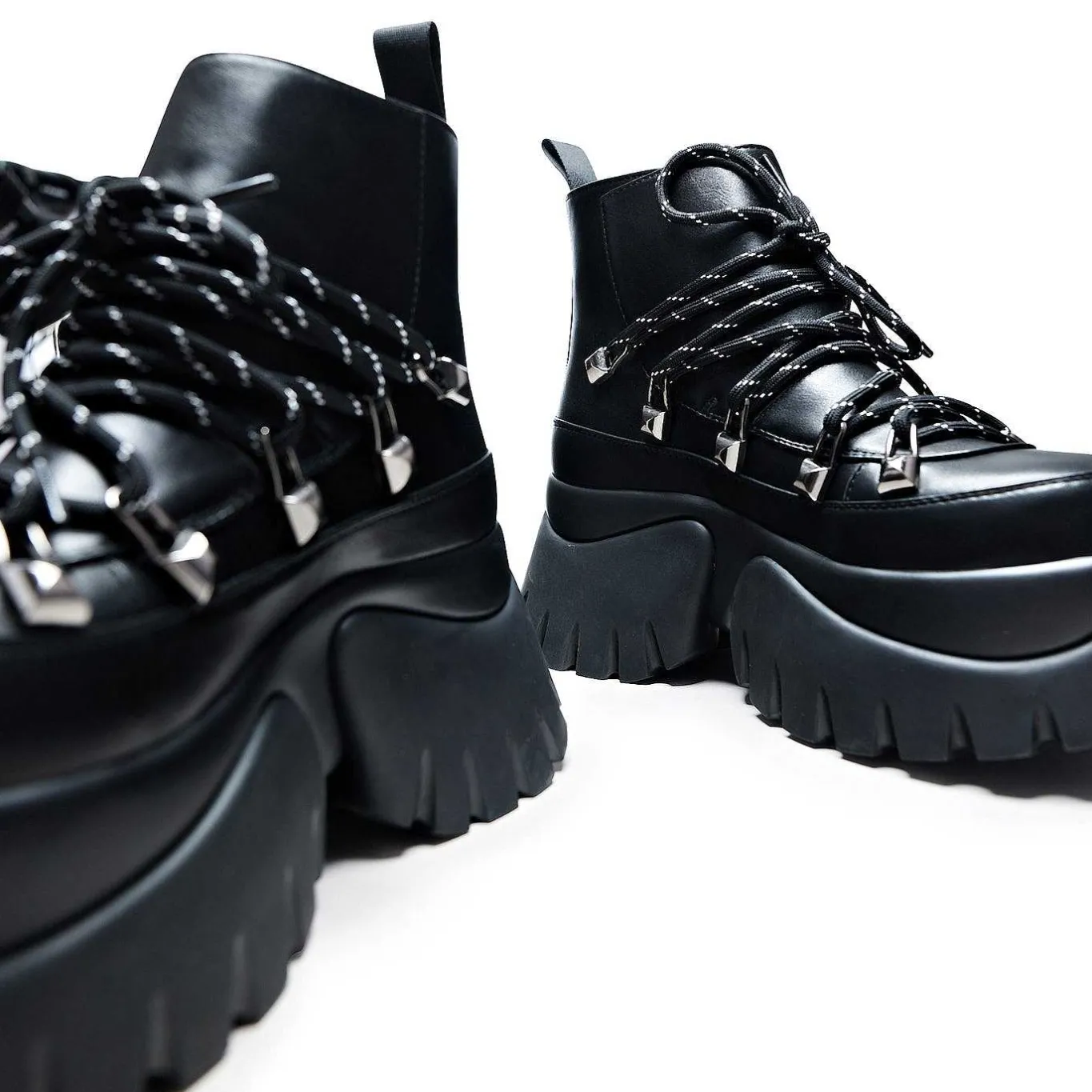 KOI footwear Sigmar Chunky Hiking Boots<Women'S Platform Boots